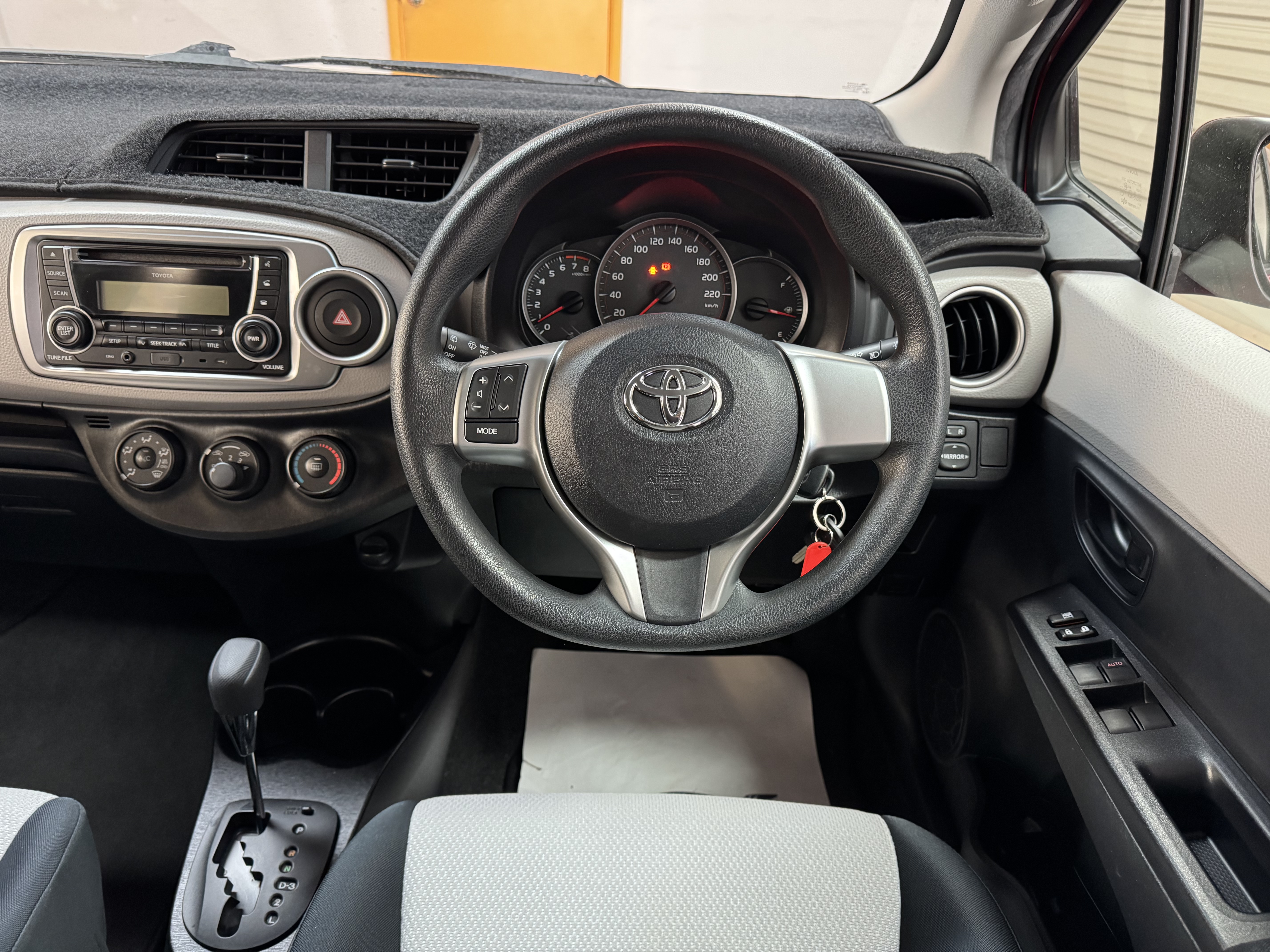 
								TOYOTA YARIS SOLD full									
