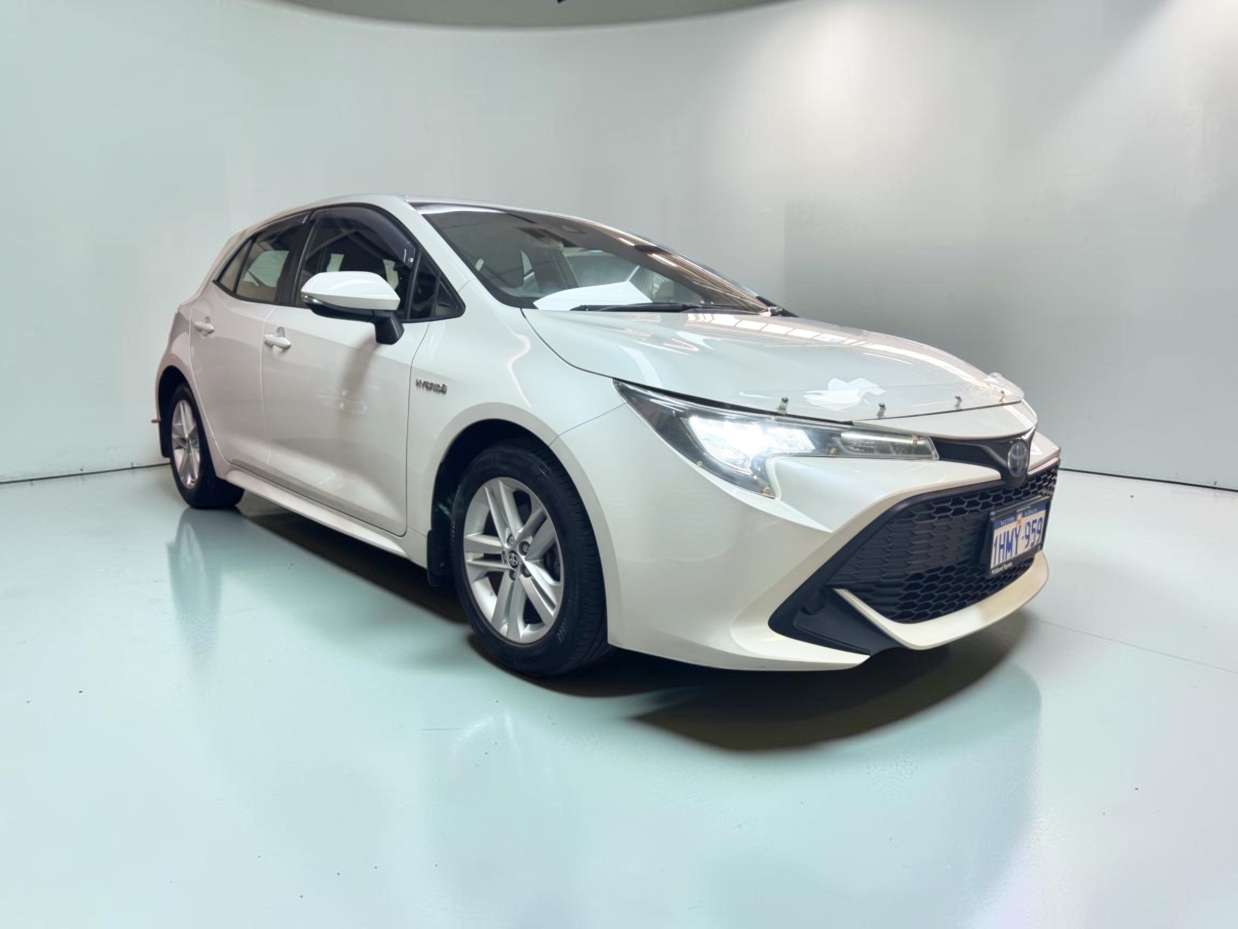 
								TOYOTA COROLLA full									