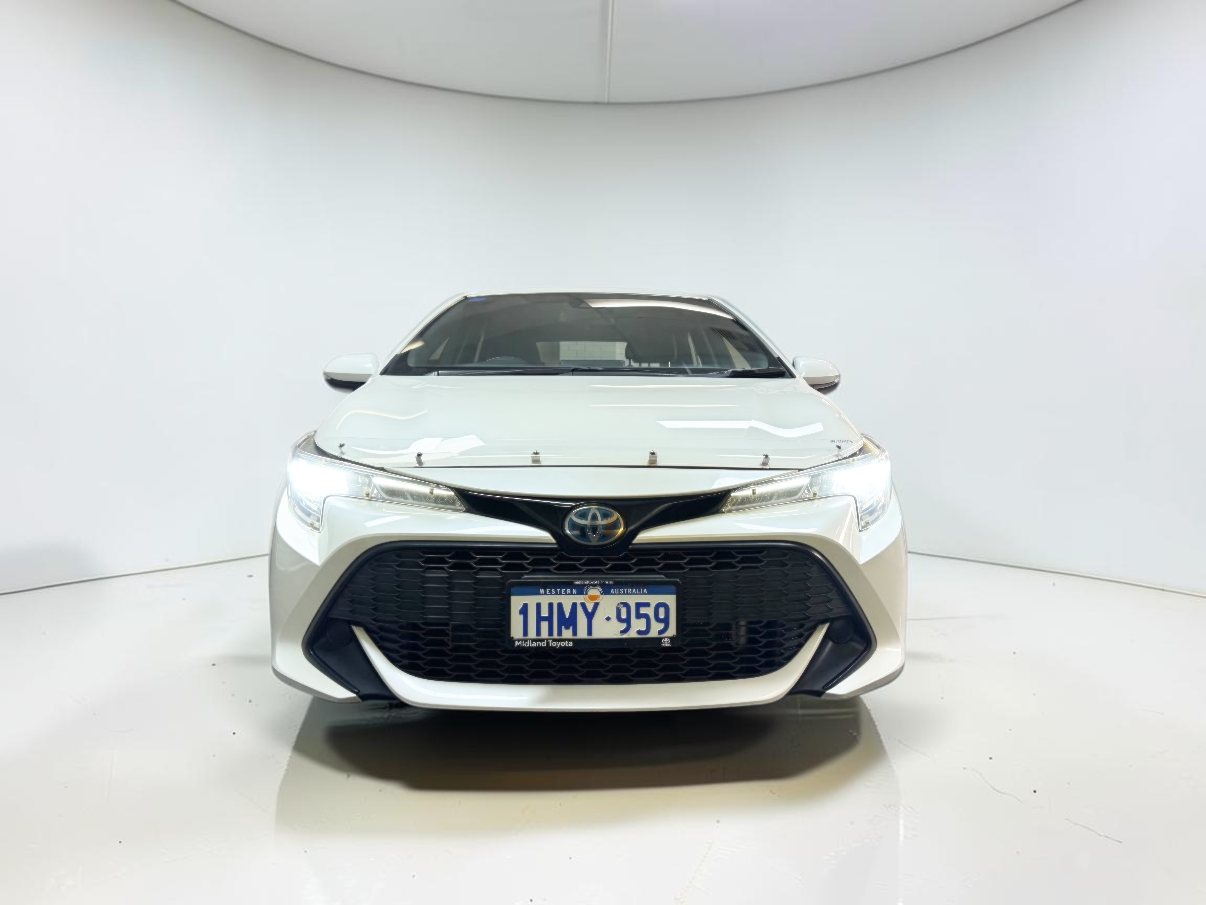 
								TOYOTA COROLLA full									