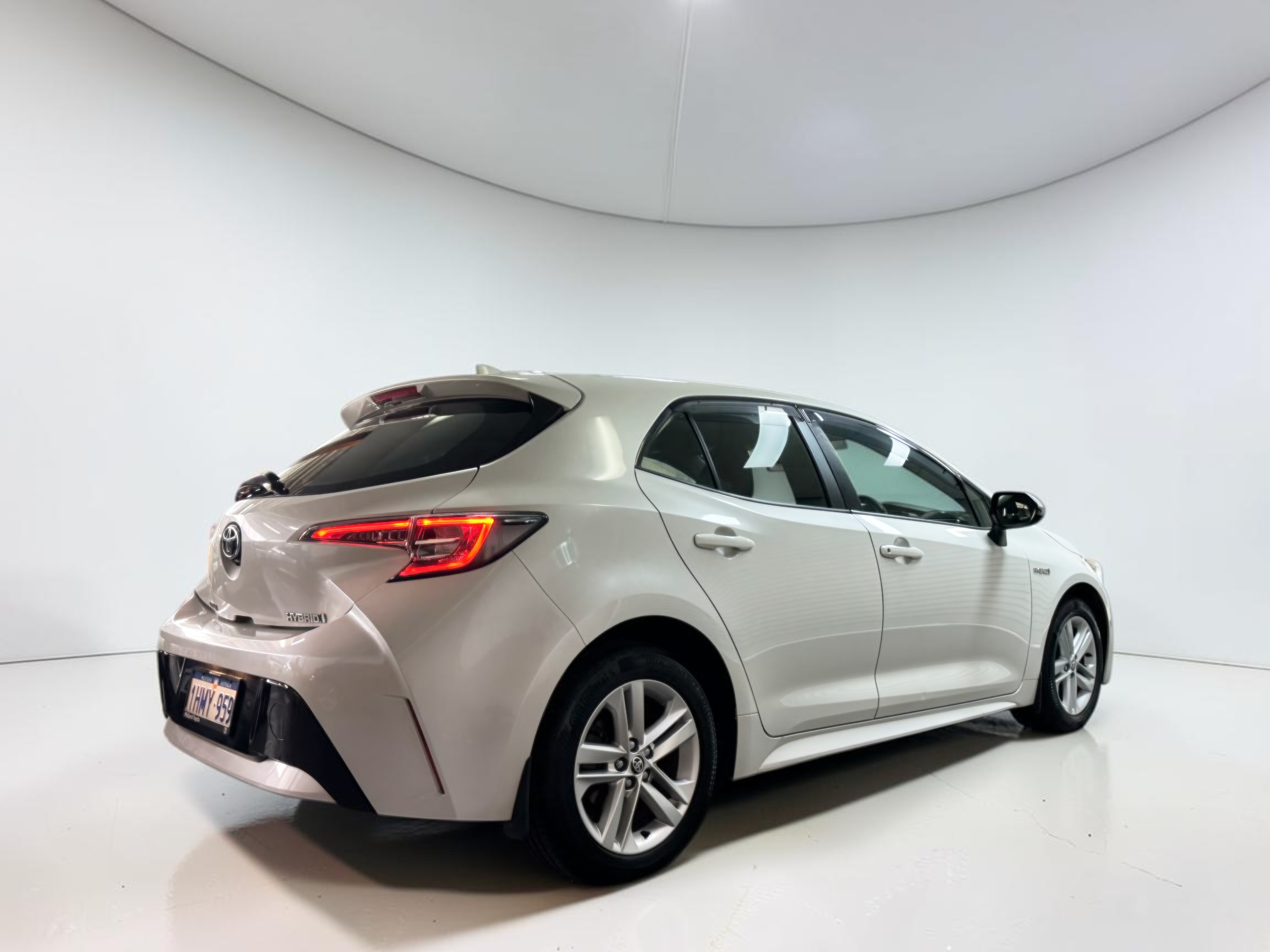 
								TOYOTA COROLLA full									