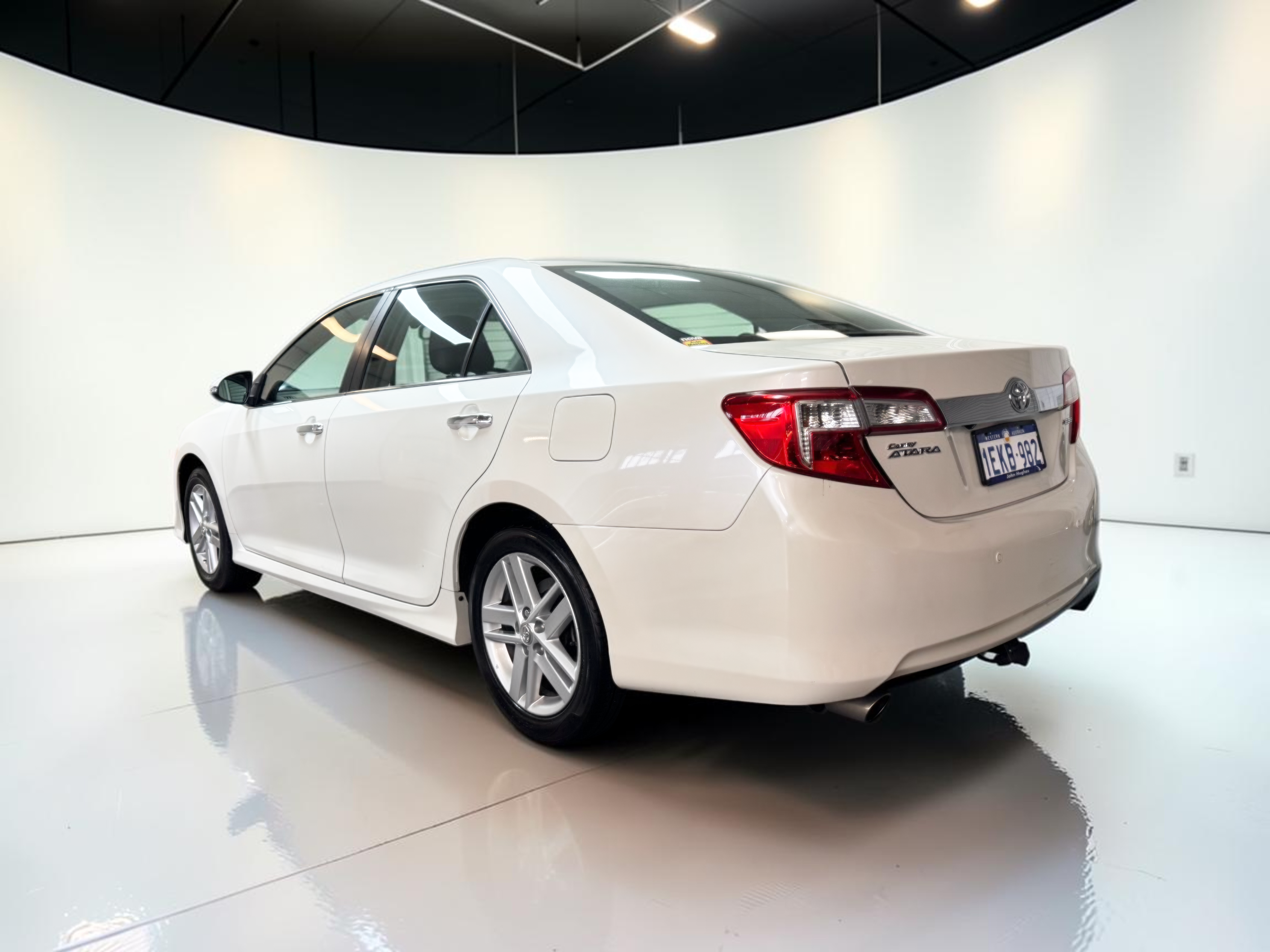 
								TOYOTA CAMRY full									