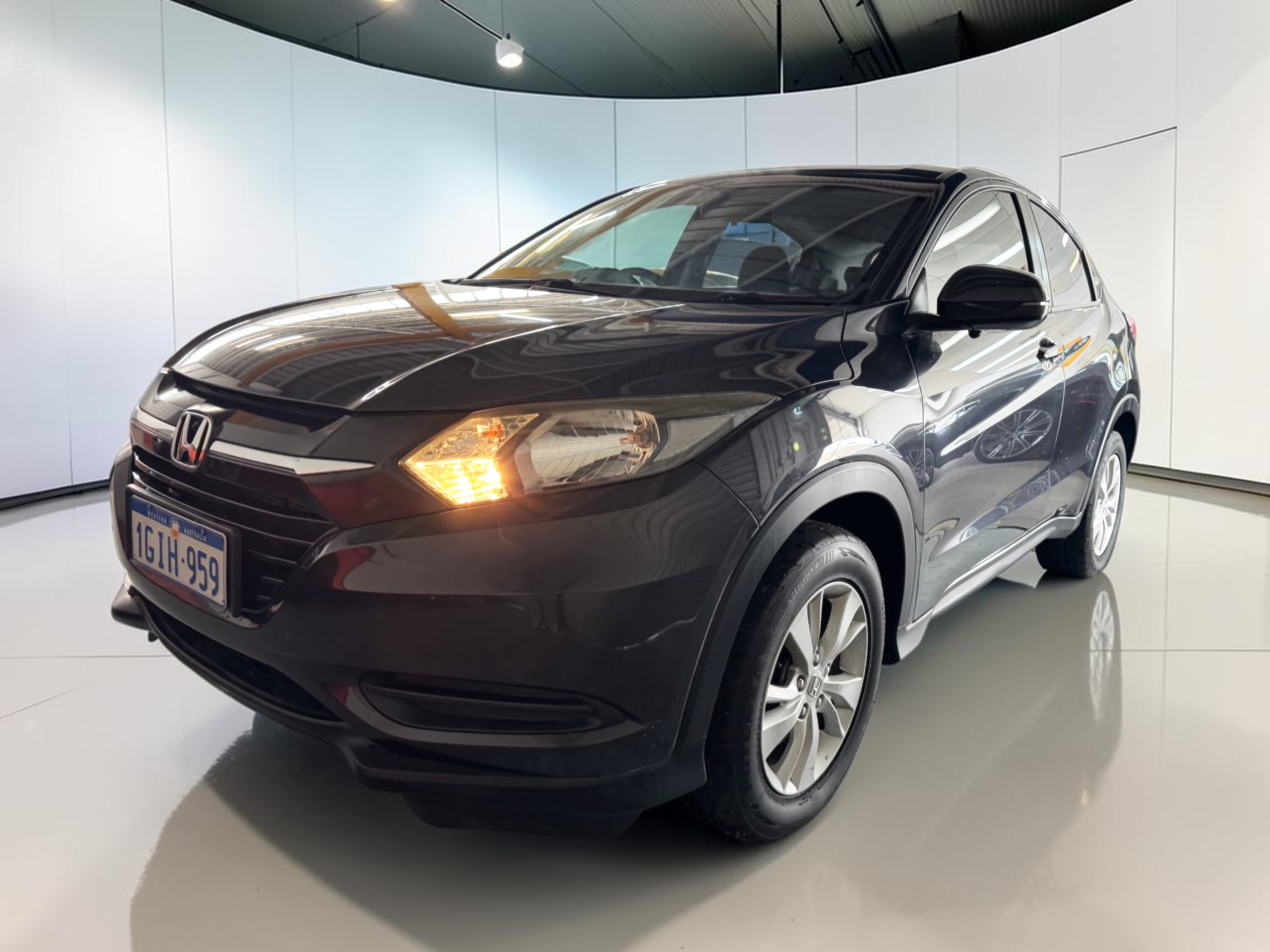 
								HONDA HR-V full									