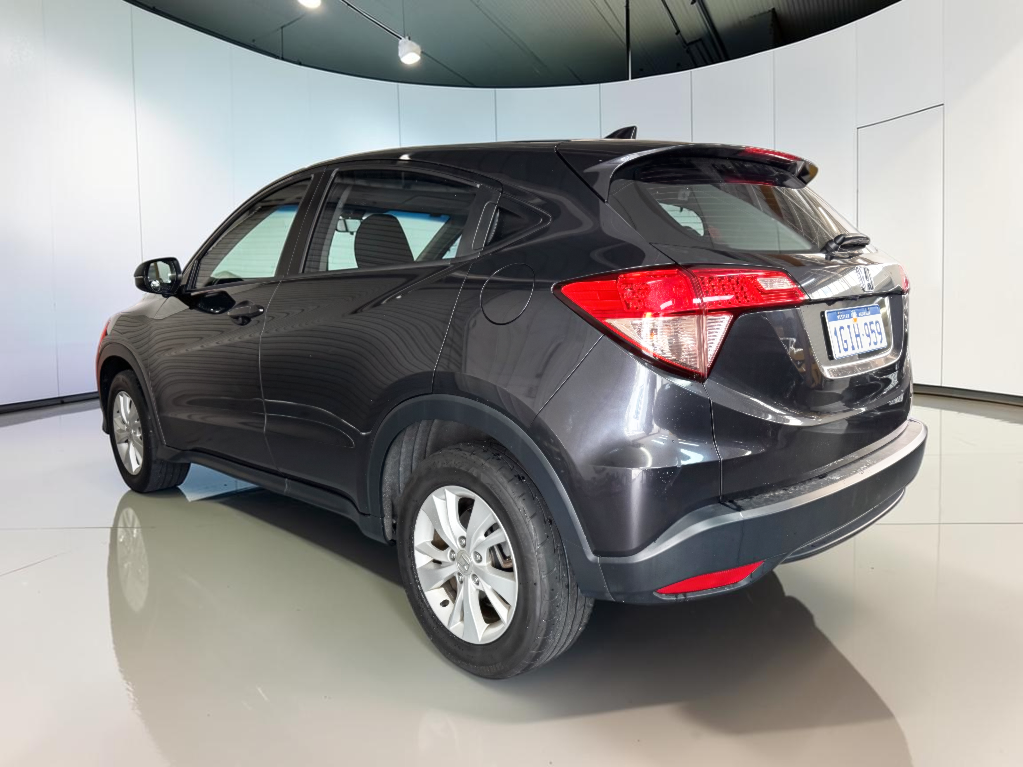 
								HONDA HR-V full									
