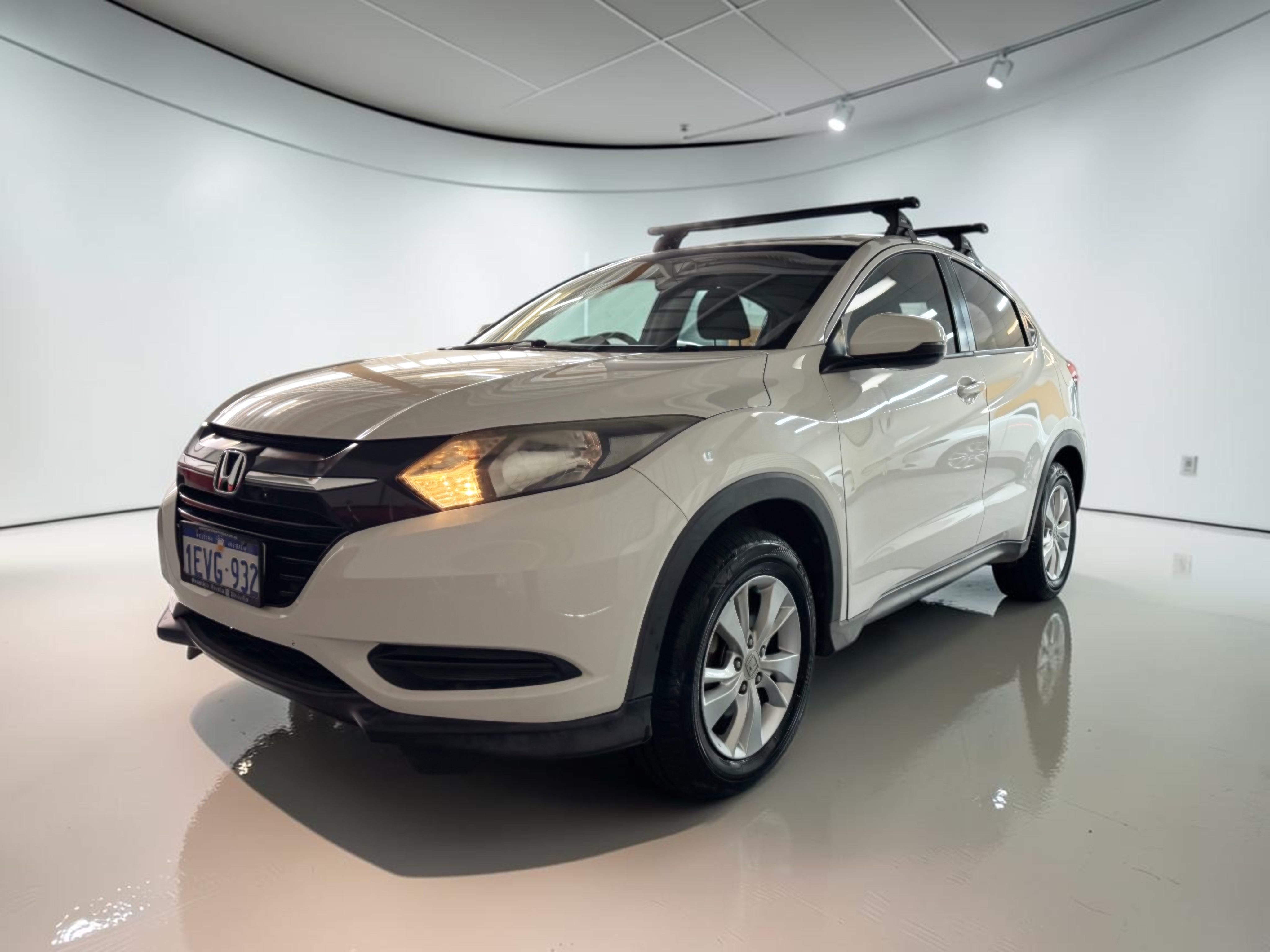 
								HONDA HRV SOLD full									