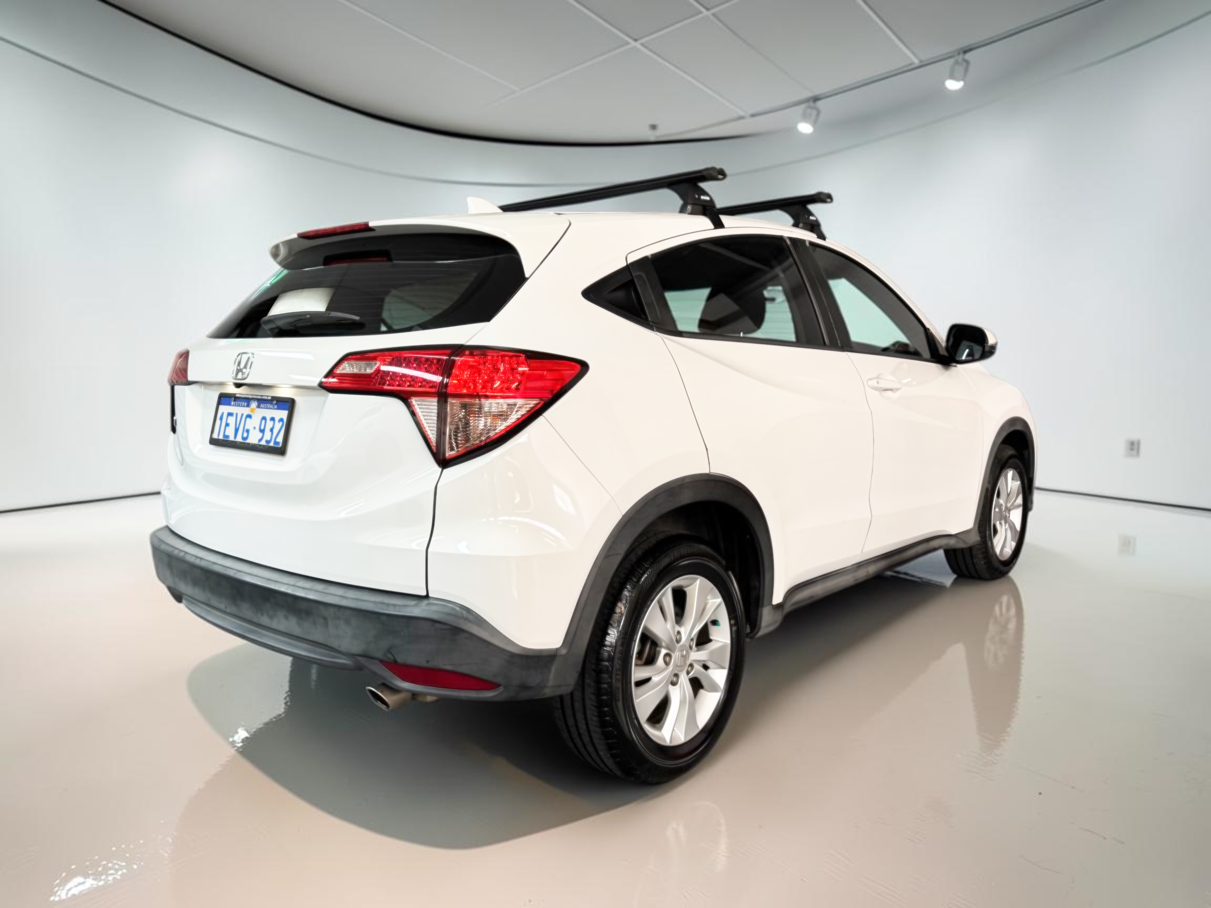 
								HONDA HRV SOLD full									