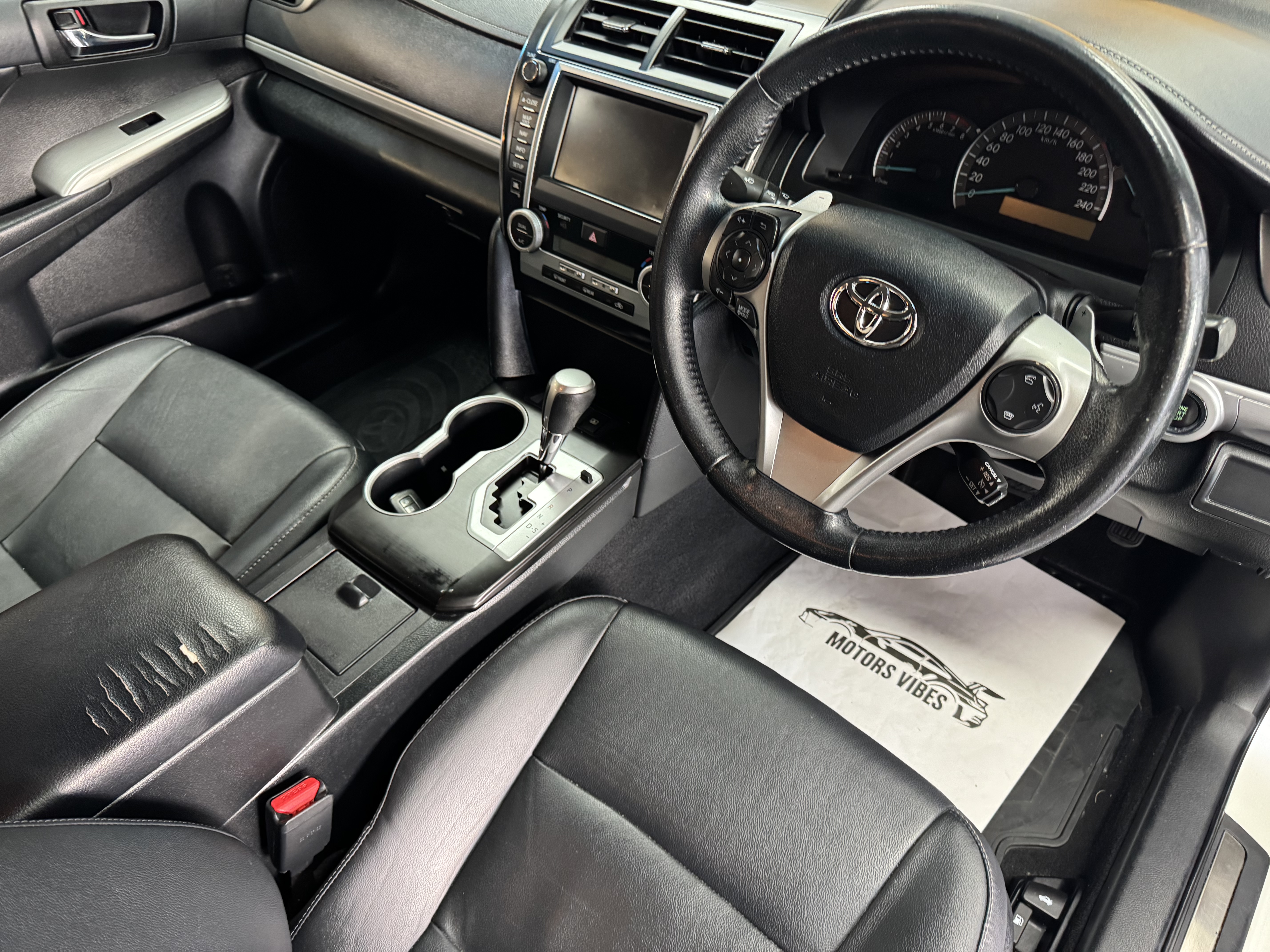 
								TOYOTA CAMRY full									