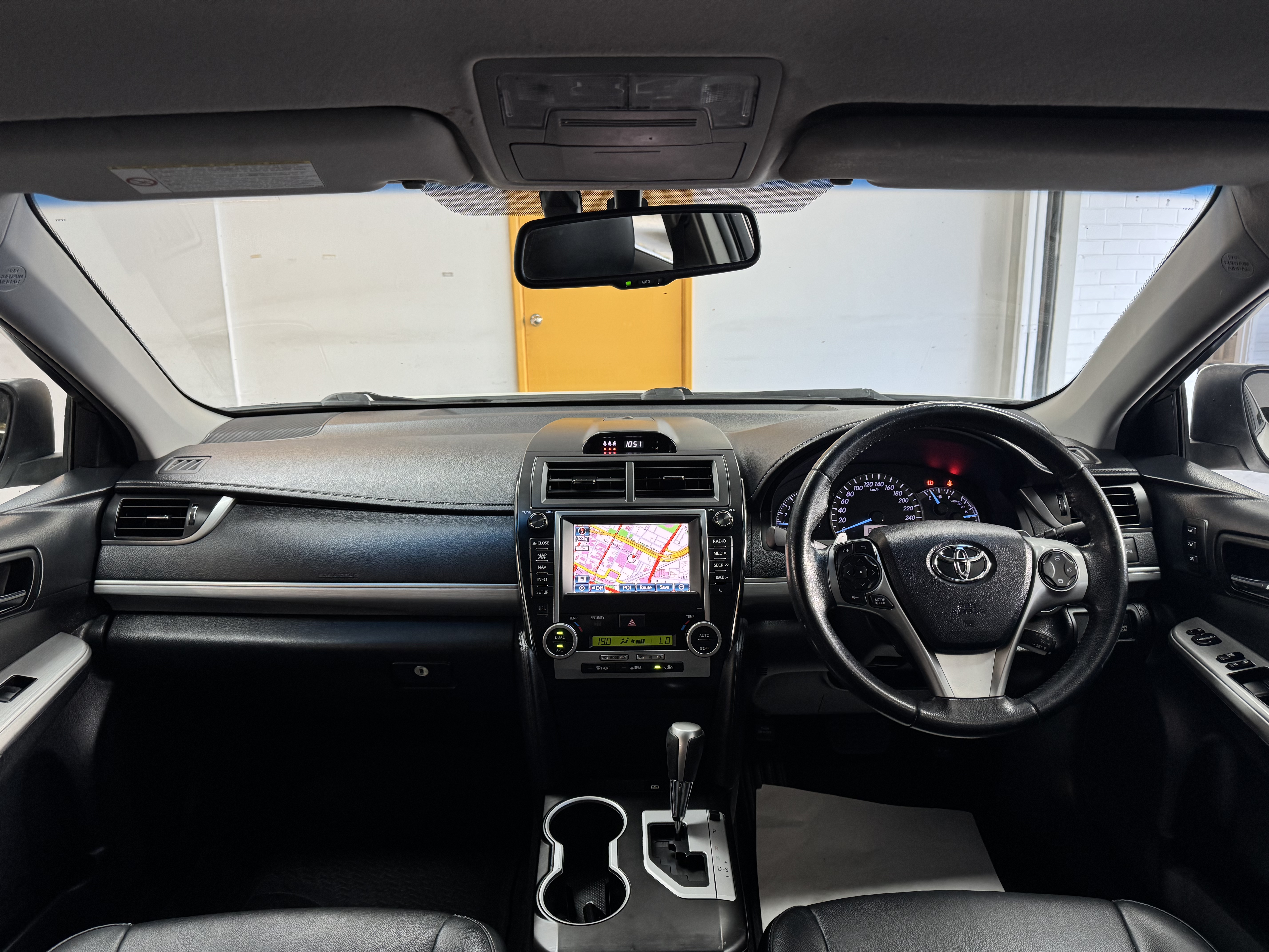 
								TOYOTA CAMRY full									
