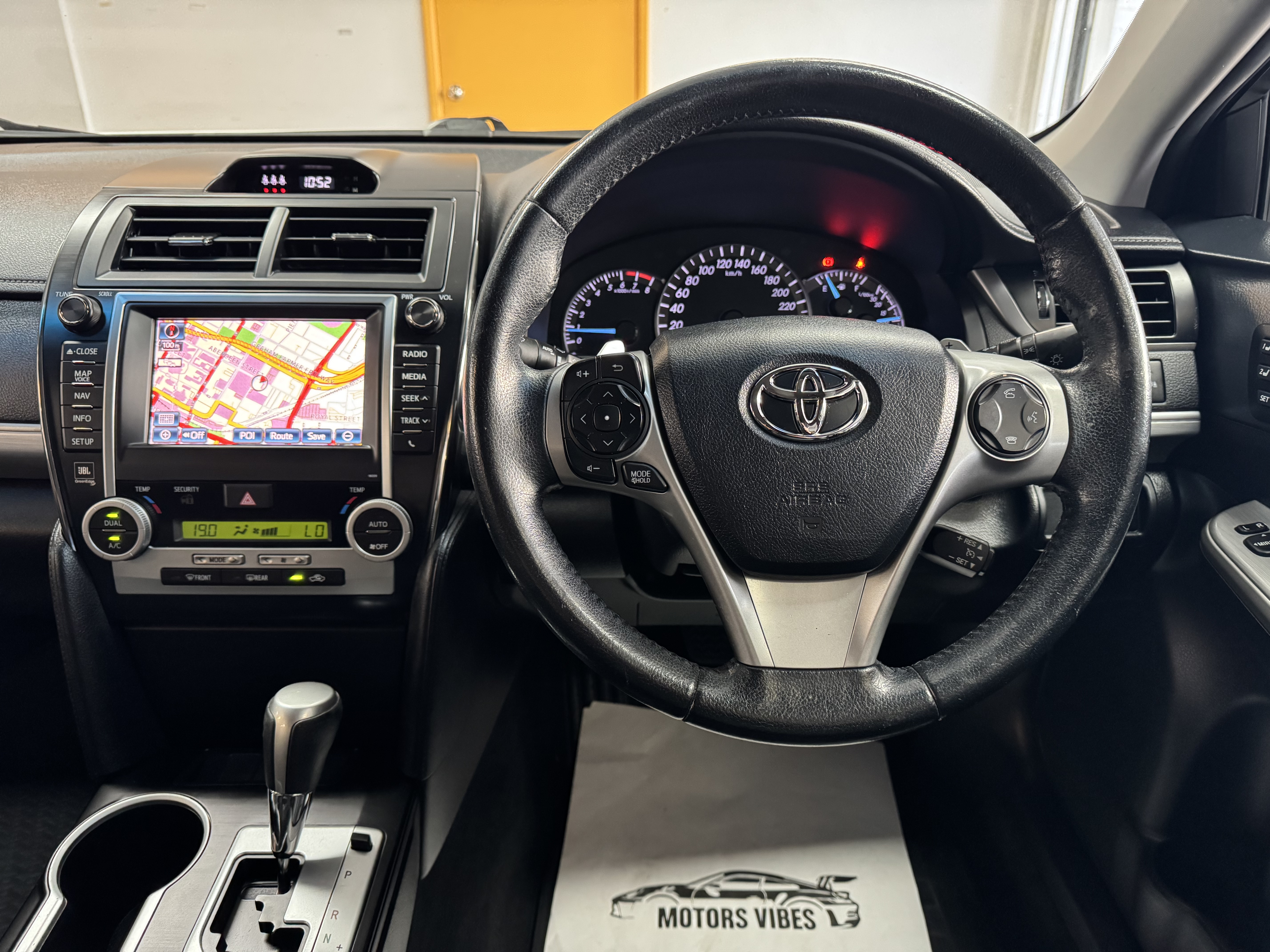 
								TOYOTA CAMRY full									