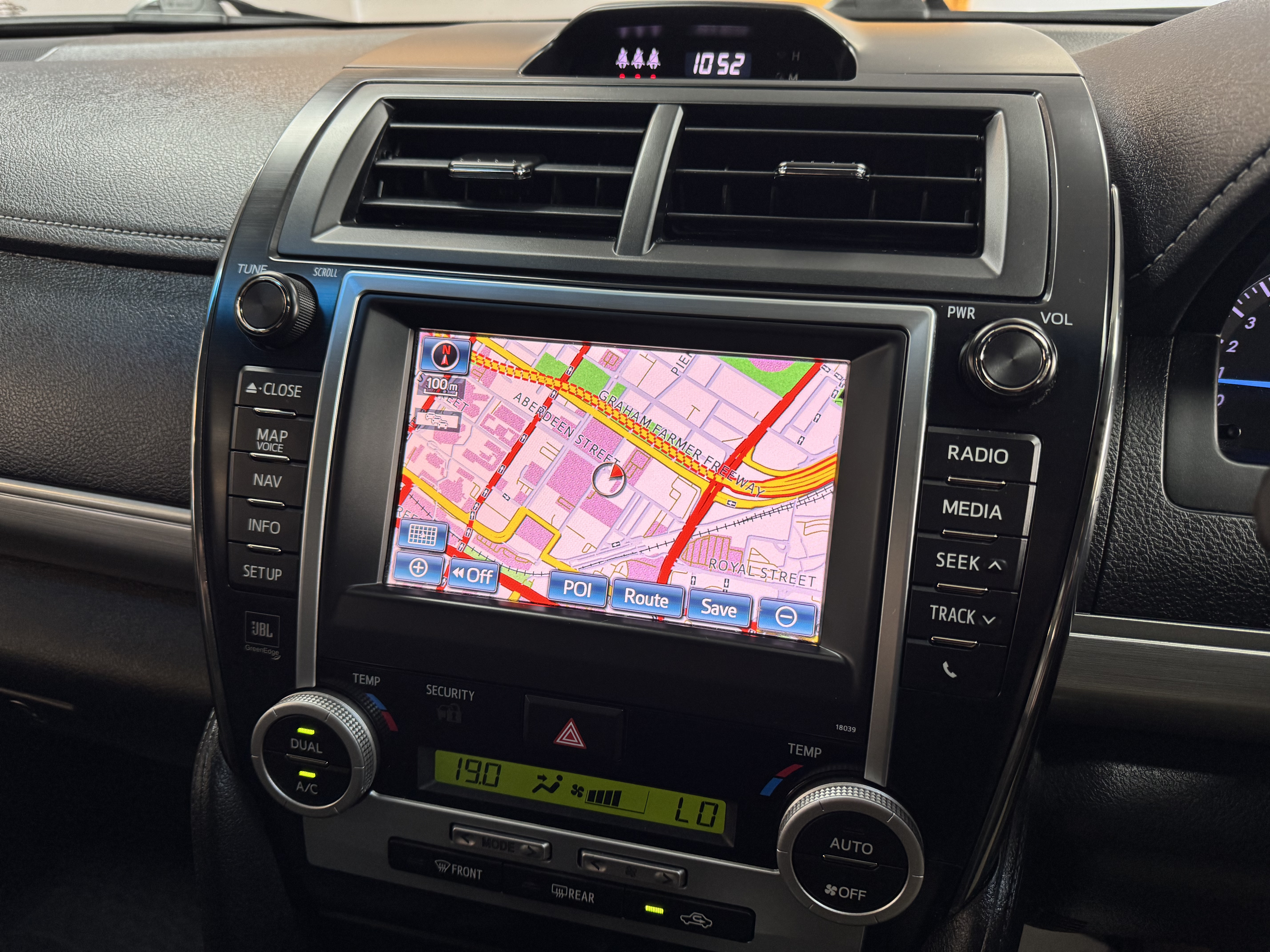 
								TOYOTA CAMRY full									
