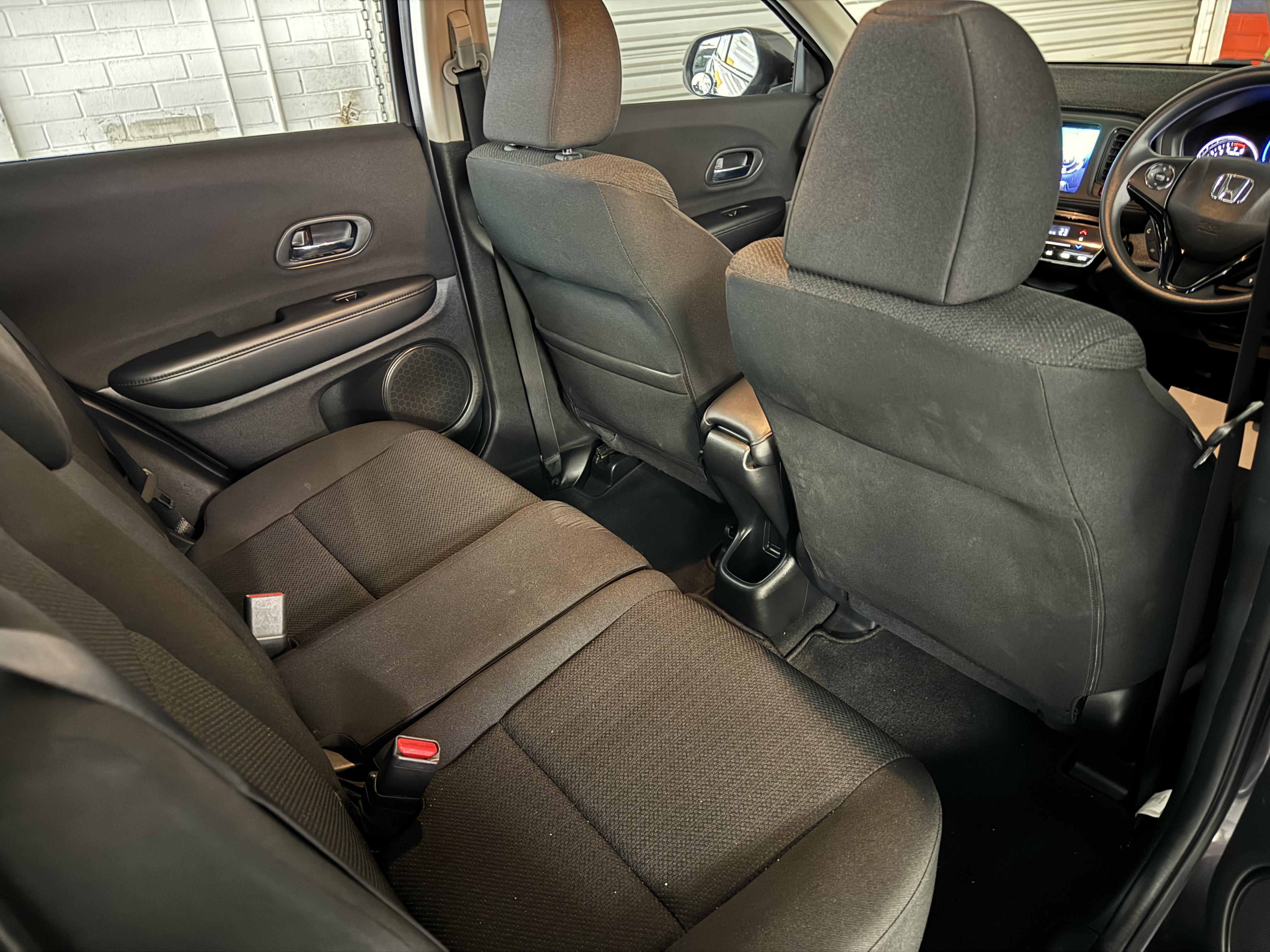 
								HONDA HR-V full									