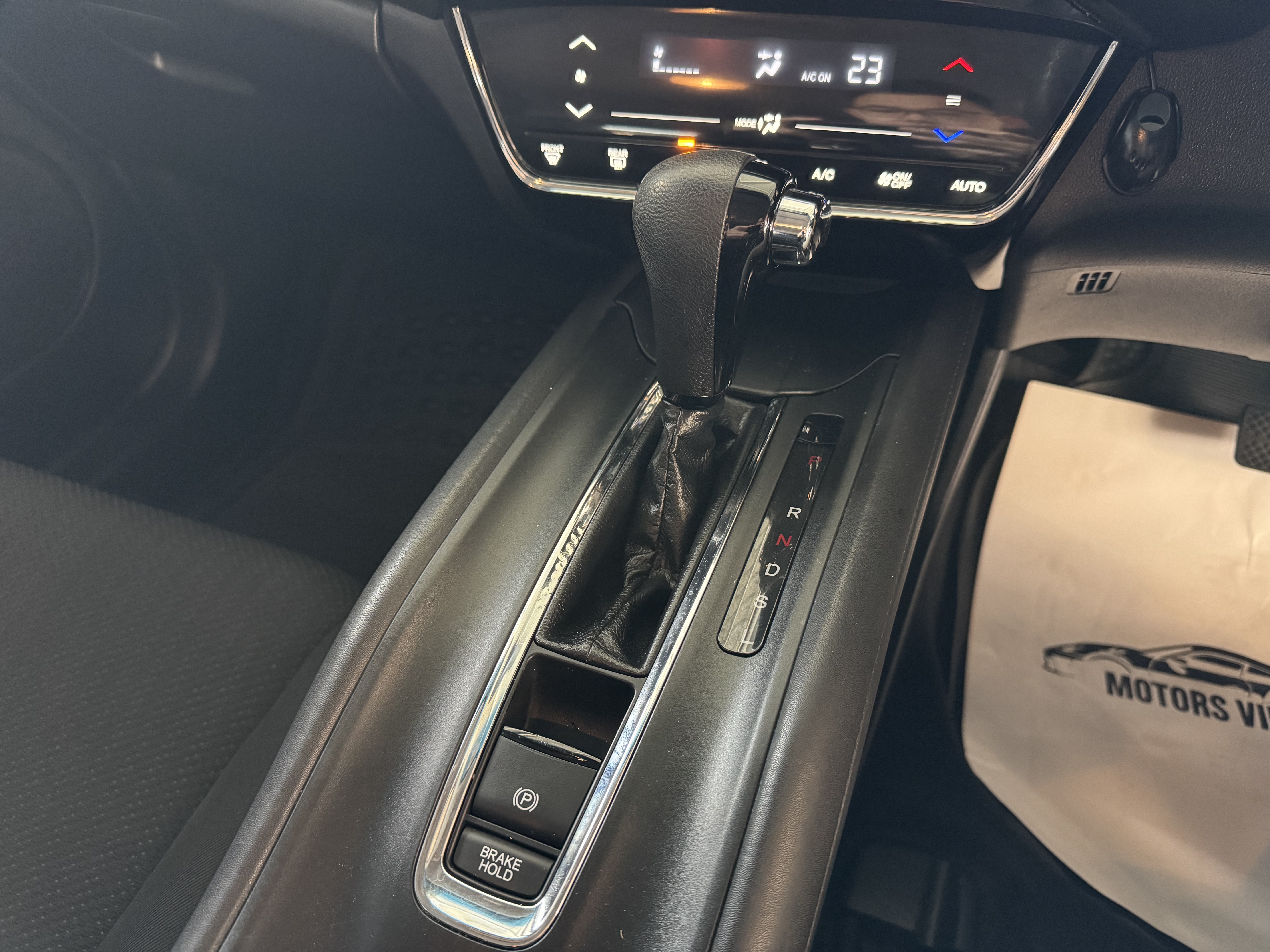
								HONDA HR-V full									