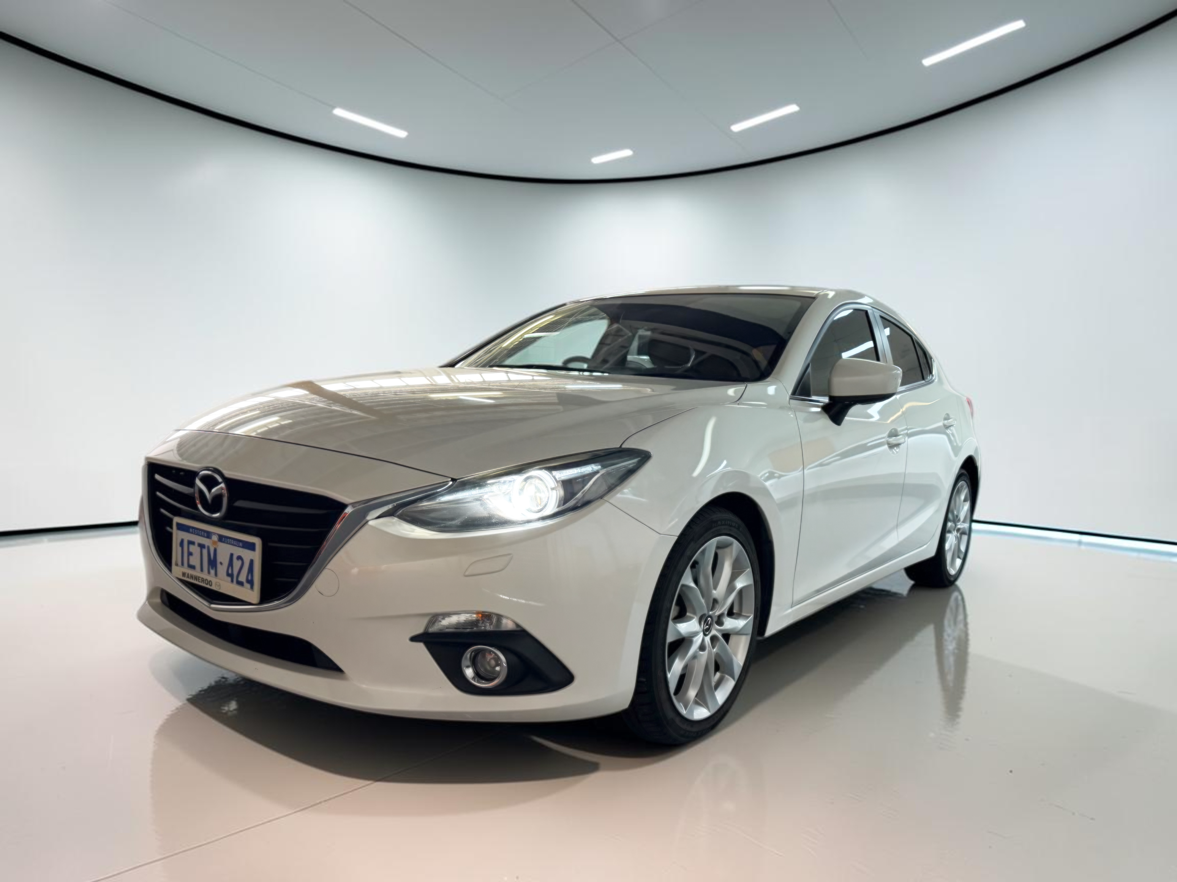 
								MAZDA 3 SP25 SOLD full									