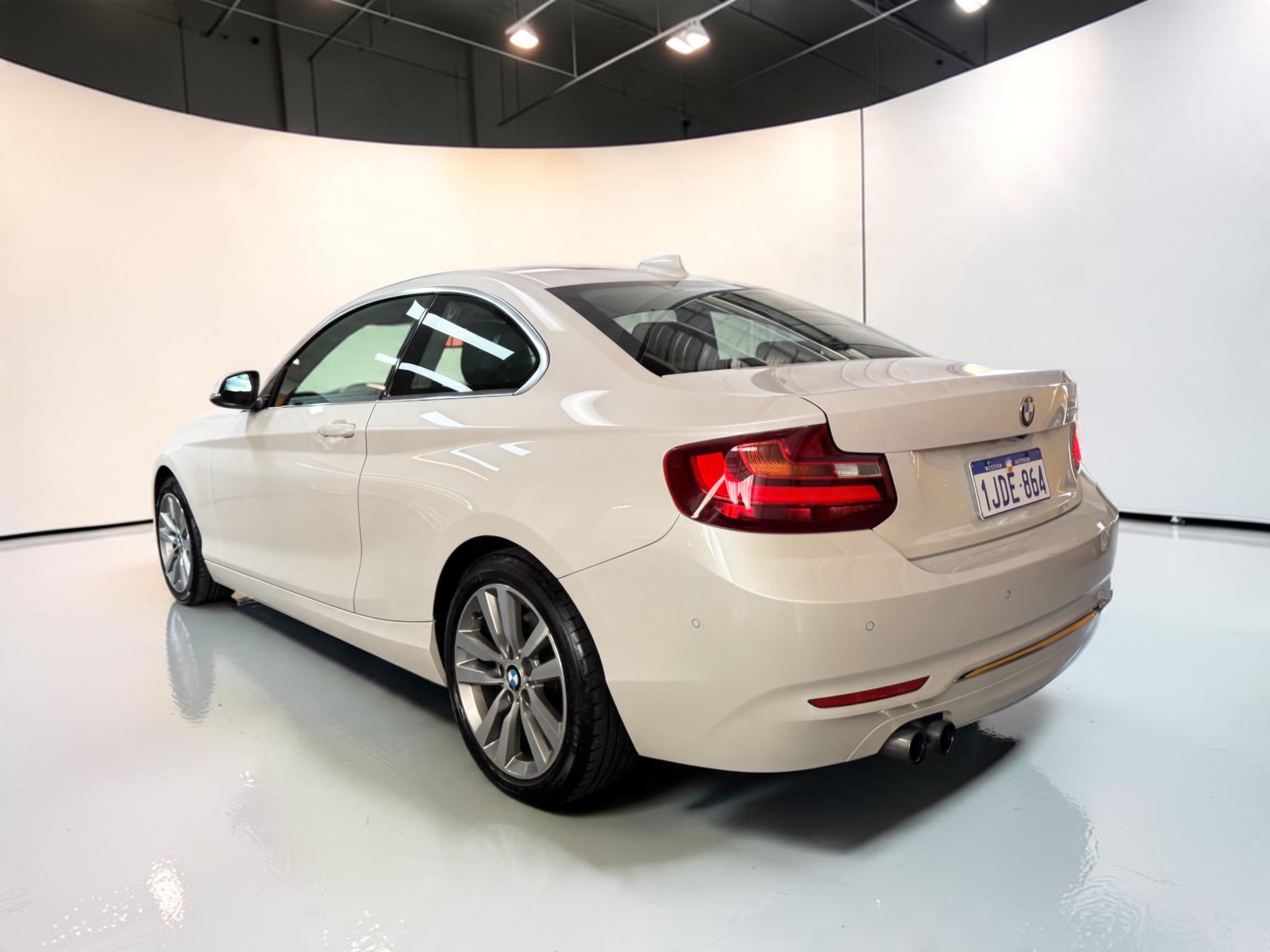 
								BMW 220D full									