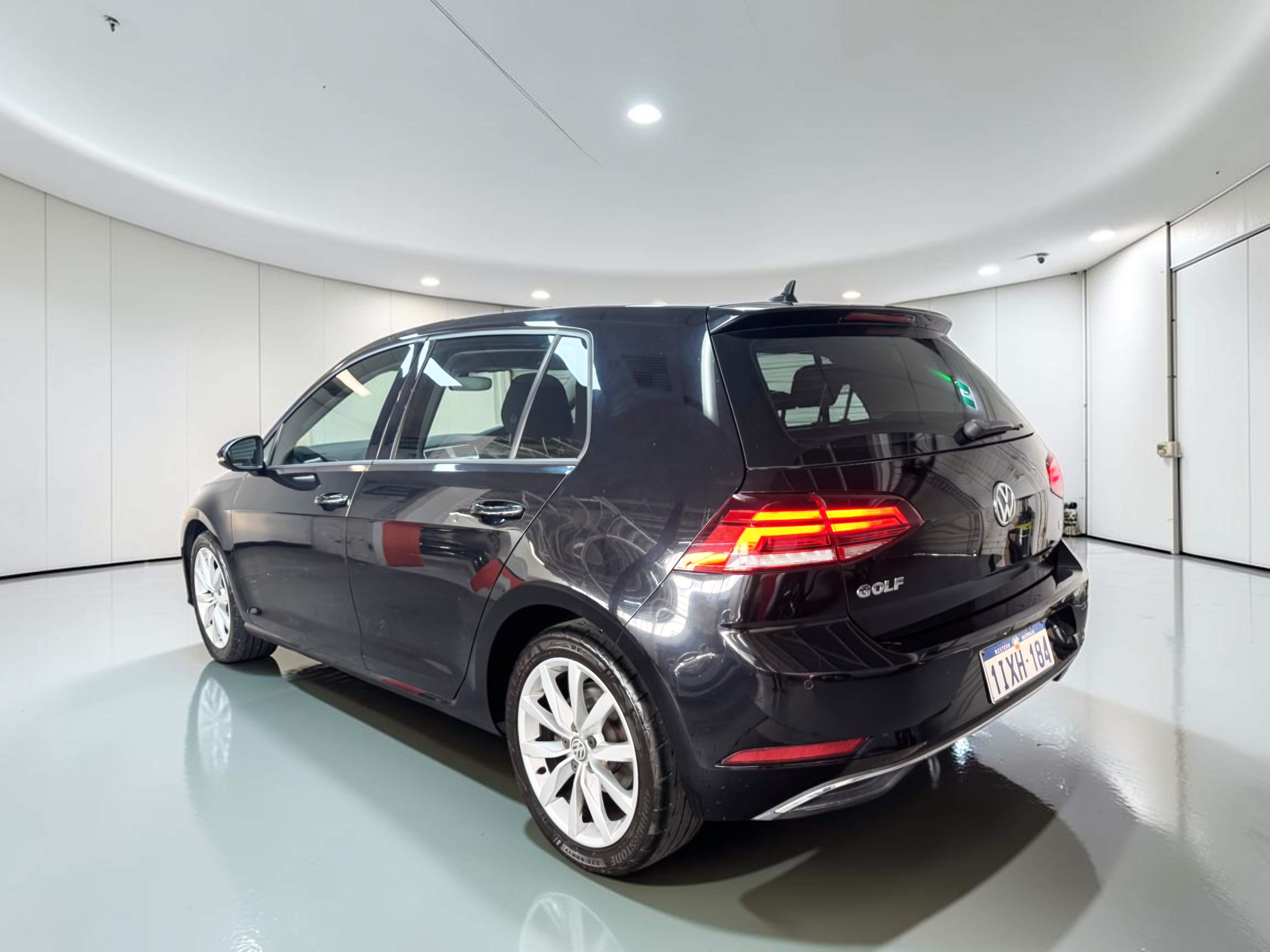 
								VW GOLF full									