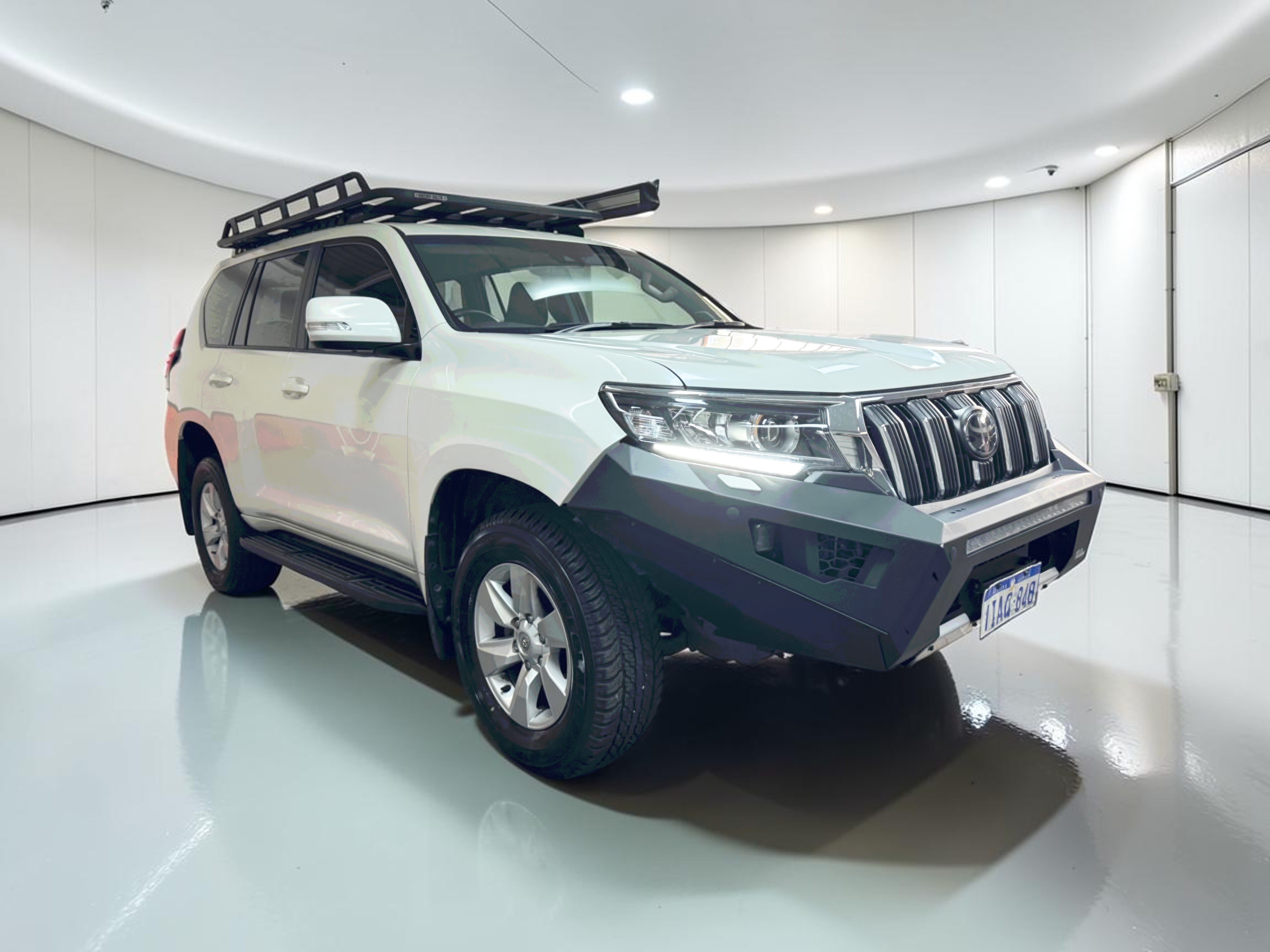 
								TOYOTA PRADO full									