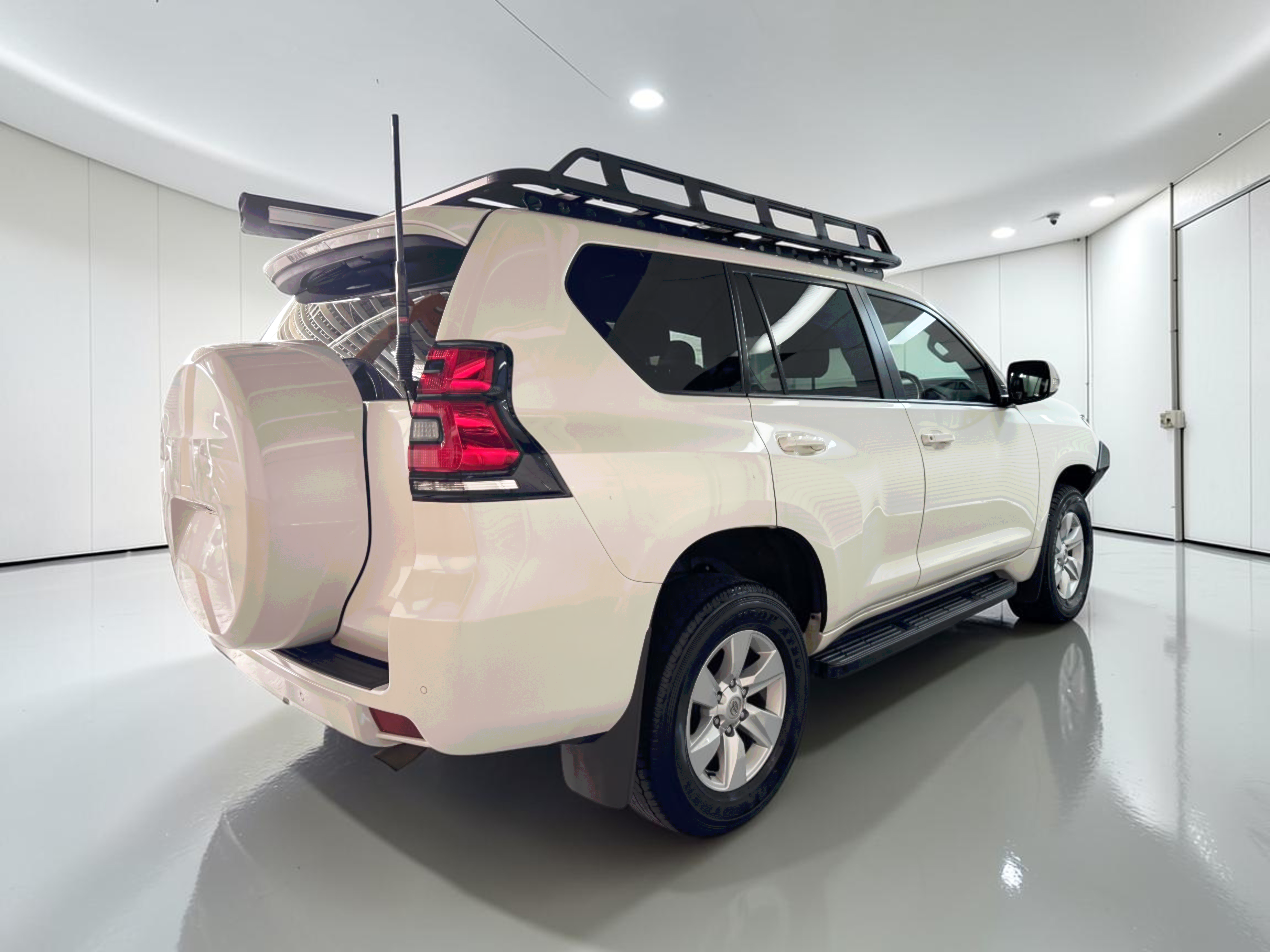 
								TOYOTA PRADO full									