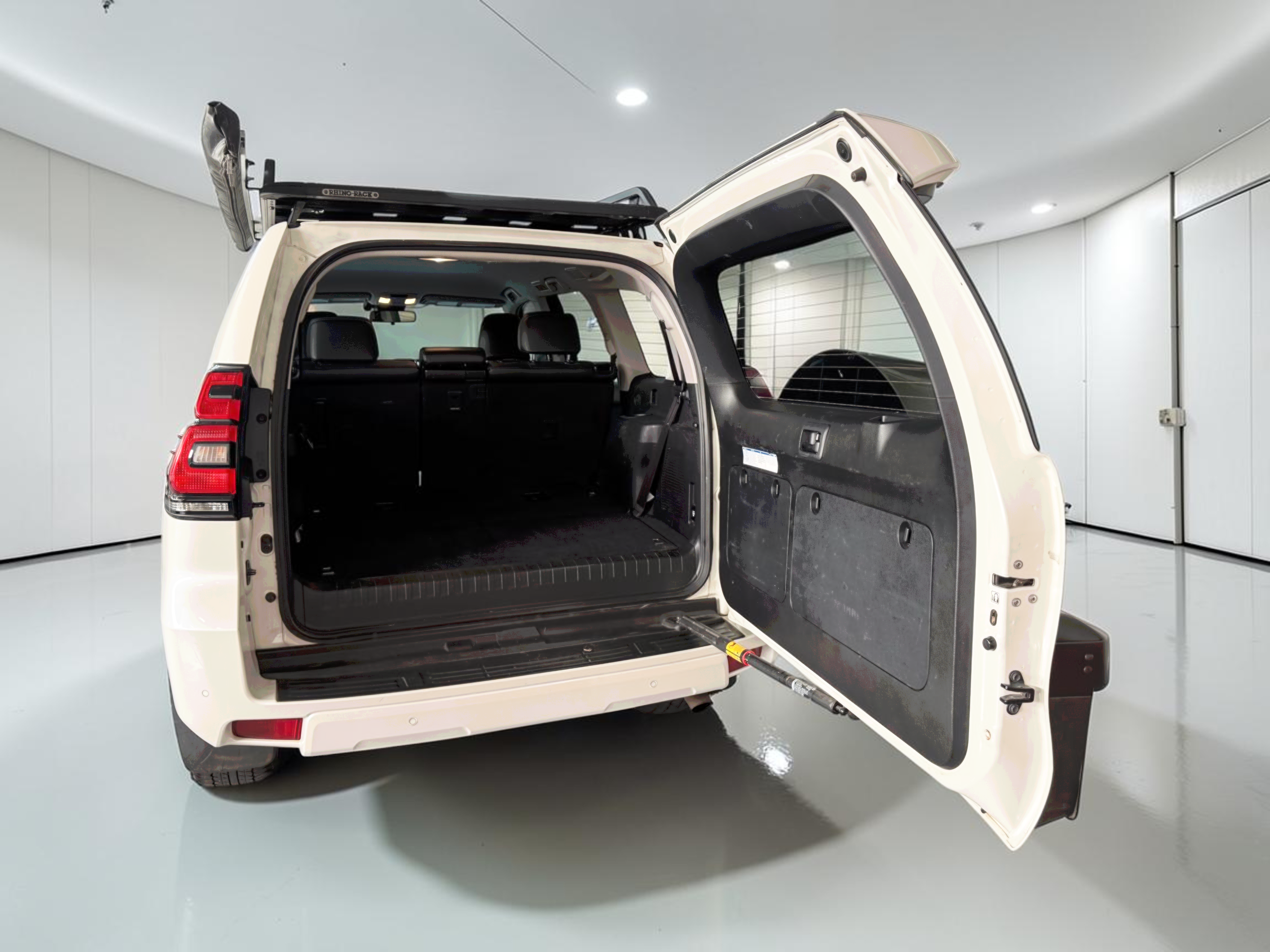 
								TOYOTA PRADO full									
