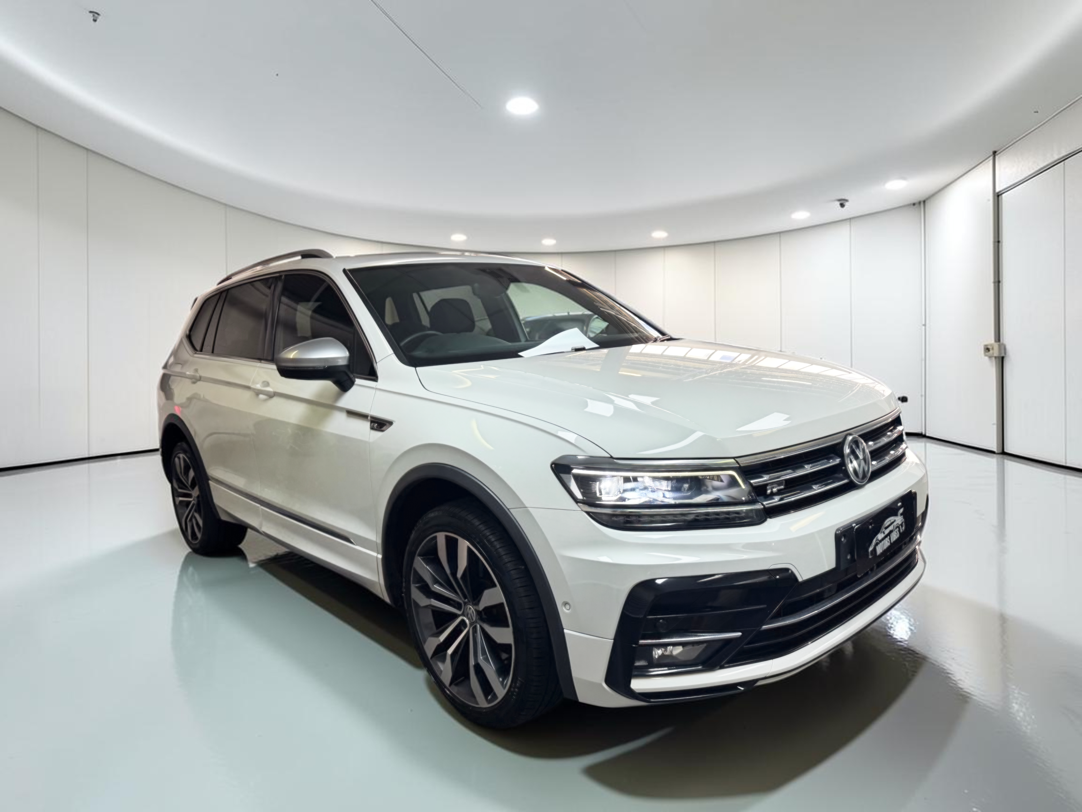 
								VW TIGUAN full									