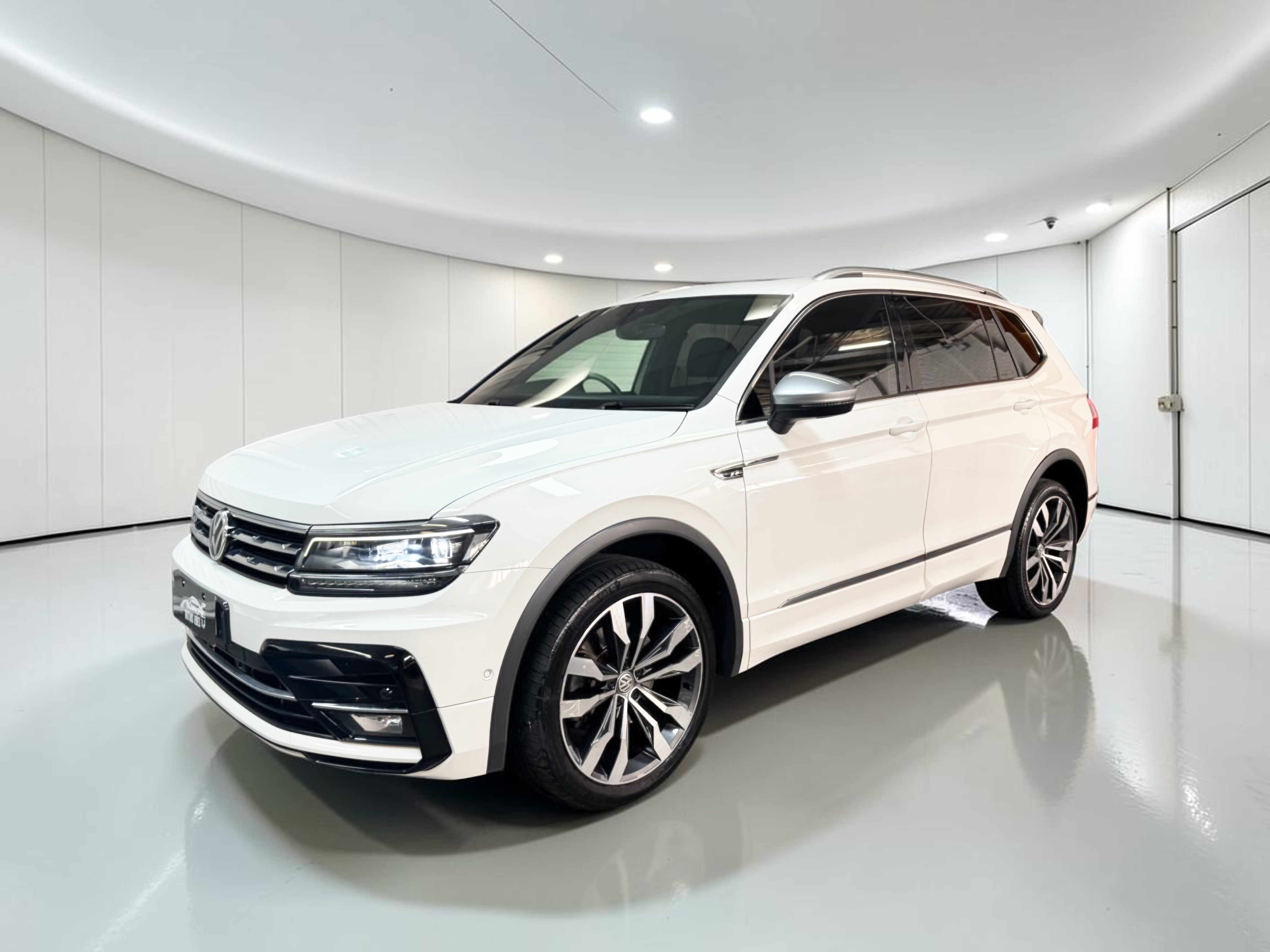 
								VW TIGUAN full									