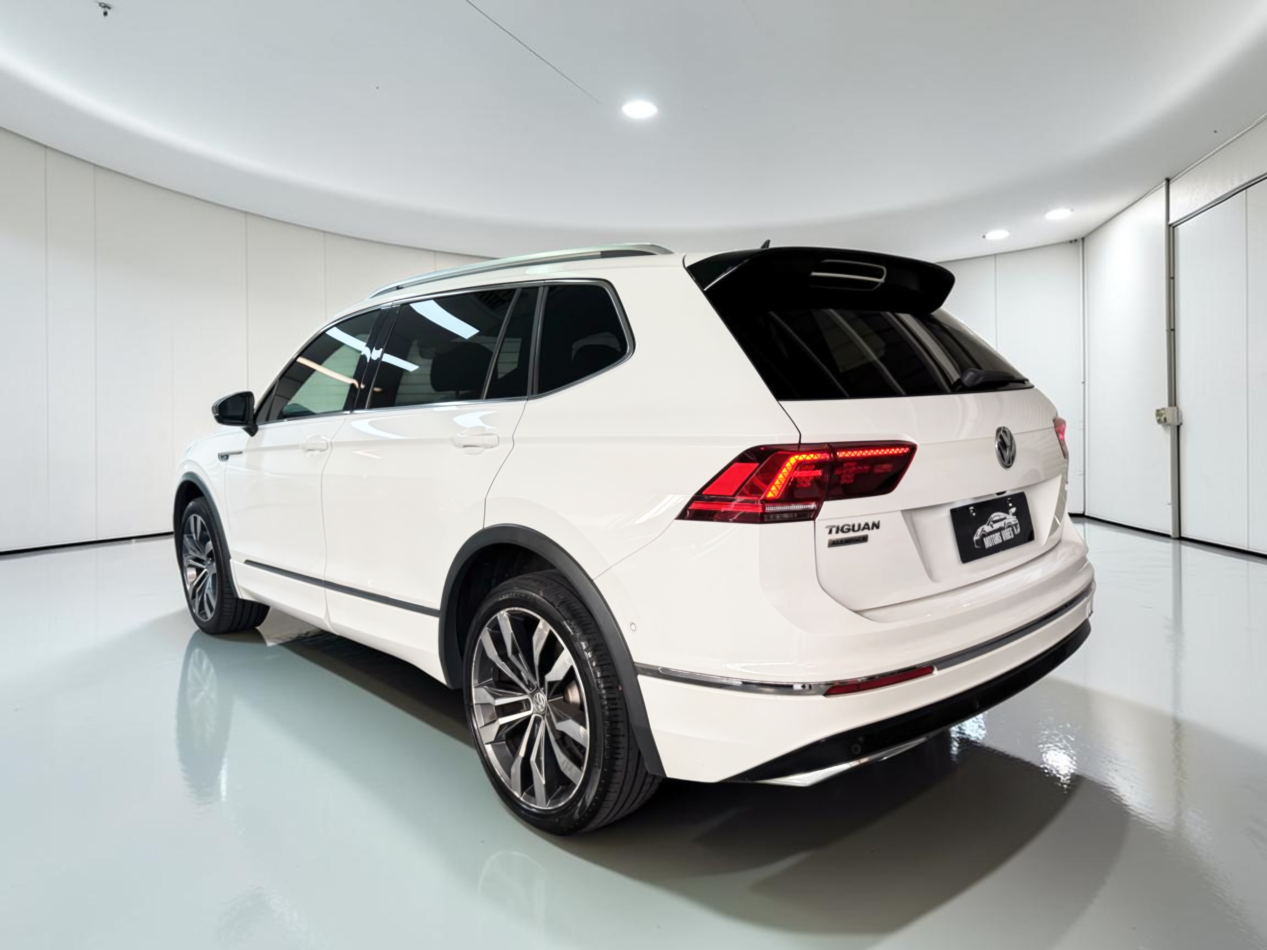 
								VW TIGUAN full									