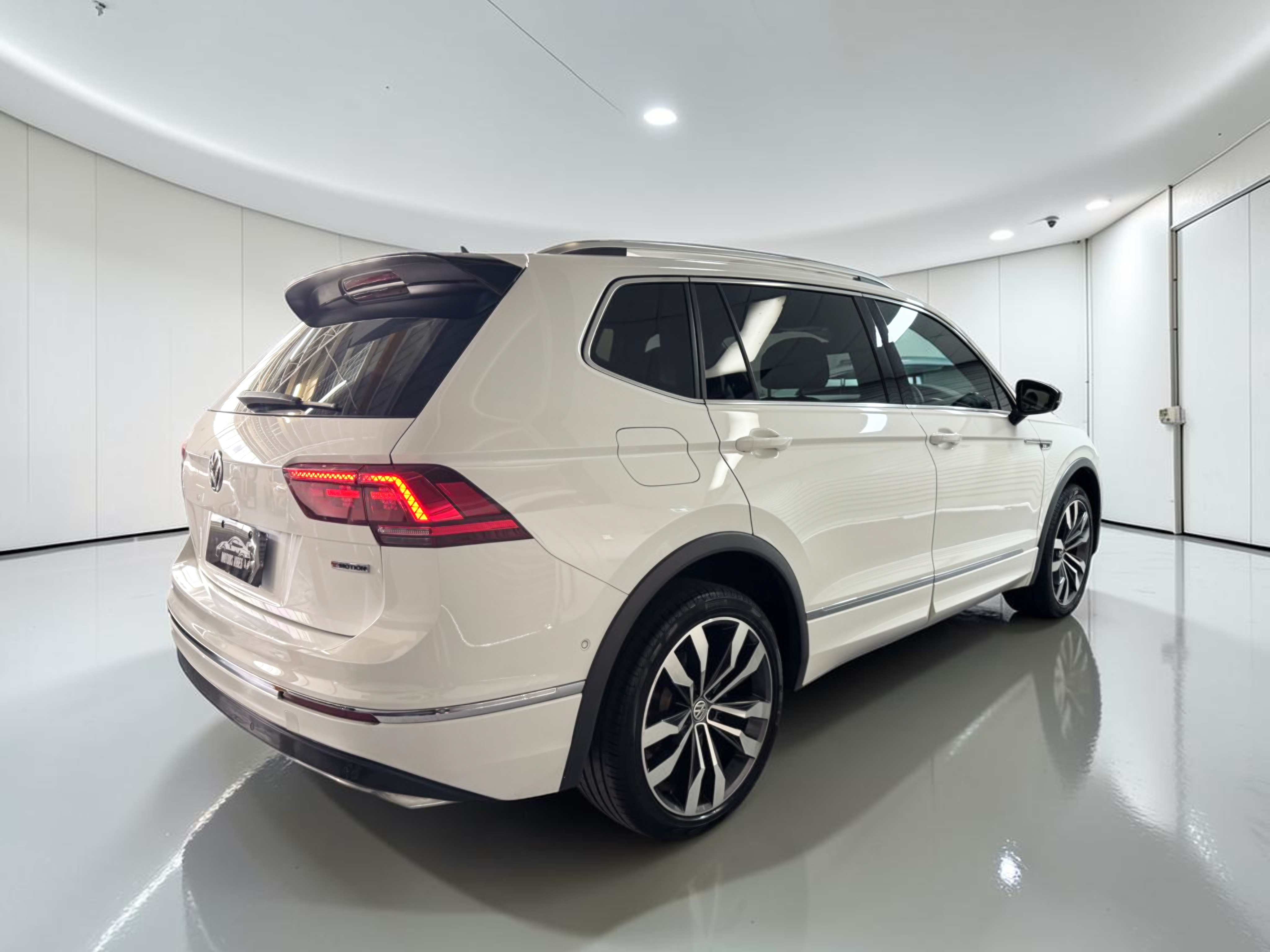 
								VW TIGUAN full									