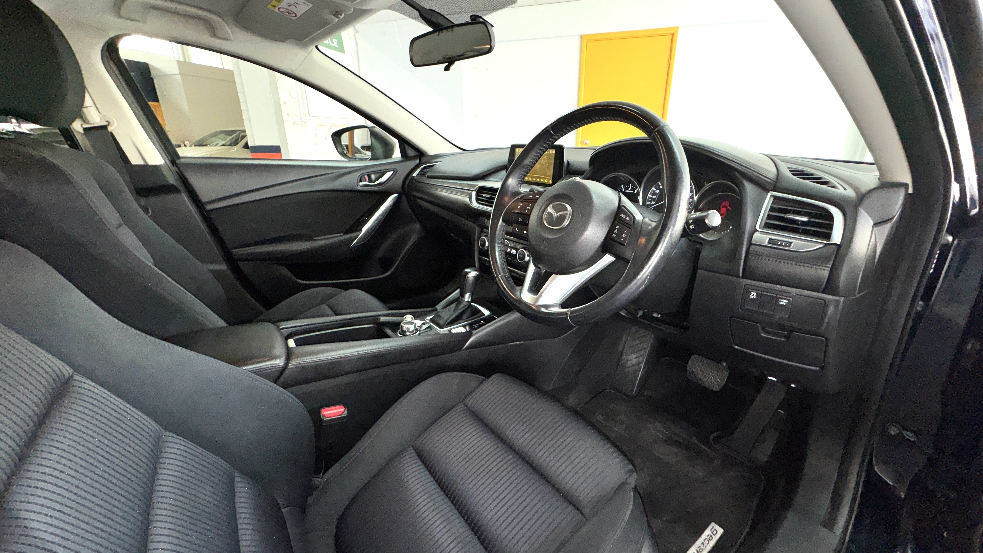 
								MAZDA 6 full									