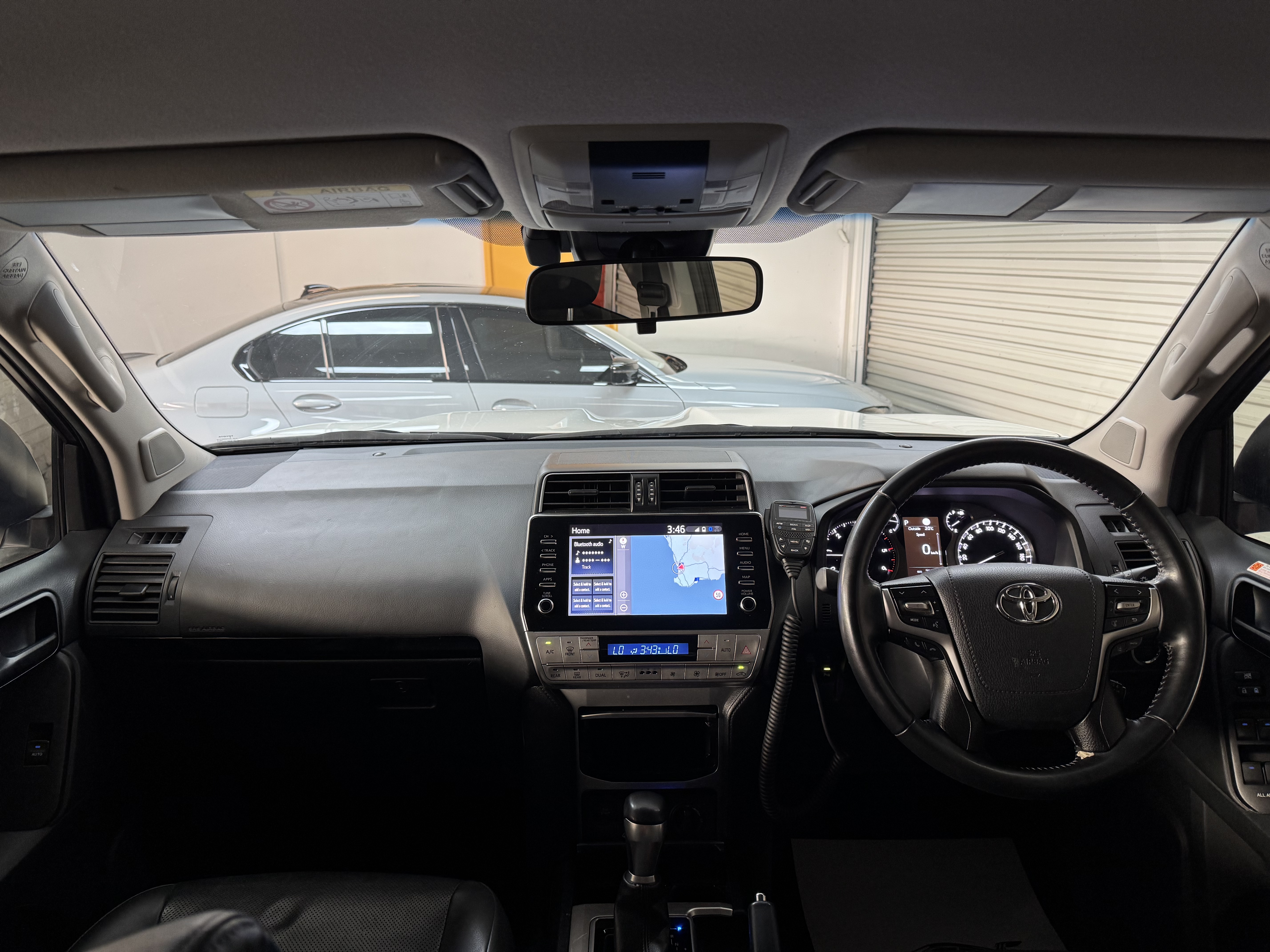 
								TOYOTA PRADO full									